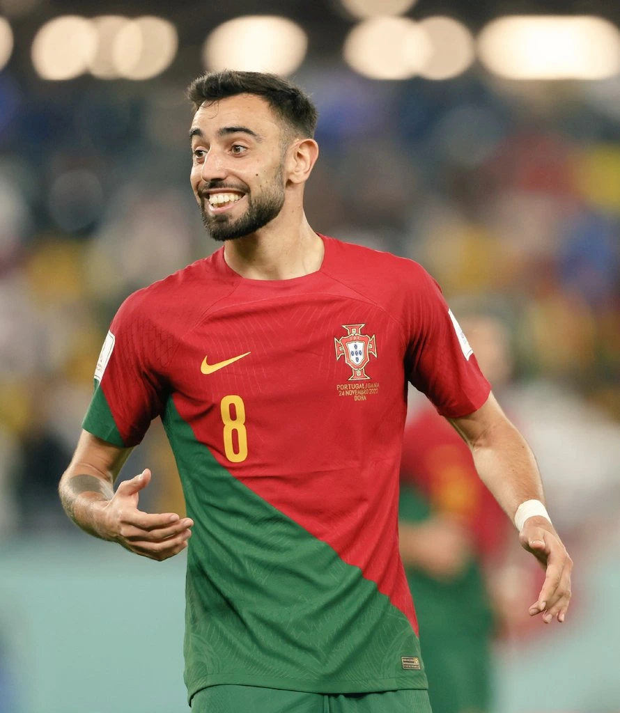 Bruno fernandes playing for portugal